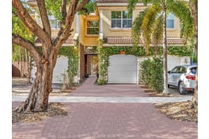 1139 NE 13th Ave 1139, Fort Lauderdale, FL 33304 Sold 04/09/25