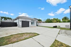 20006 NW 79th Ave, Hialeah, FL 33015 Sold 12/23/24