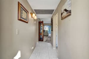 9430 Poinciana Pl 112, Davie, FL 33324 Sold 04/03/25