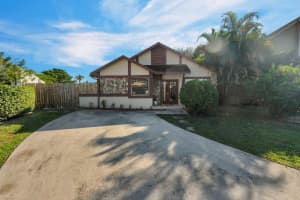 5560 SW 98th Way, Cooper City, FL 33328 Sold 03/18/25