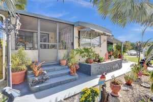 1910 SW 87th Ter, Davie, FL 33324 Sold 02/03/25