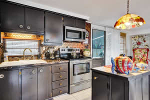 1910 SW 87th Ter, Davie, FL 33324 Sold 02/03/25