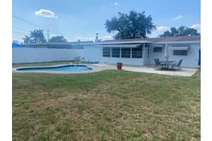 6340 Harding St Hollywood, FL 33024 - Off Market
