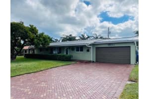 270 SE 7th St, Pompano Beach, FL 33060 Sold 03/04/25