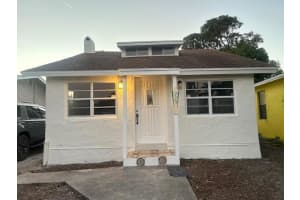 925 S L St, Lake Worth Beach, FL 33460 Sold 04/09/25