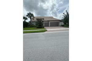 317 SE Huntington Cir, Port Saint Lucie, FL 34984 Sold 05/16/25