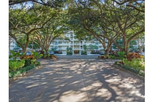3520 Oaks Way 1007, Pompano Beach, FL 33069 Sold 03/28/25