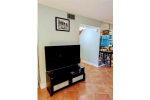 5182 Lake Loop Rd, Cooper City, FL 33330 Sold 05/28/25