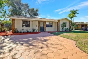 6444 Pershing St, Hollywood, FL 33024 Sold 01/23/25