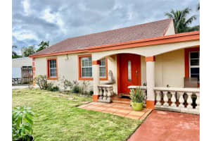 909 Helena Dr, Lake Worth, FL 33461 Sold 09/16/25