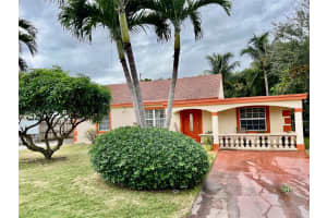 909 Helena Dr, Lake Worth, FL 33461 Sold 09/16/25