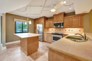 2200 S Cypress Bend Dr 102, Pompano Beach, FL 33069 Sold 02/13/25