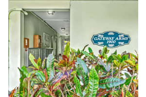 1900 NE 8th Ct 101, Fort Lauderdale, FL 33304 Sold 02/24/25