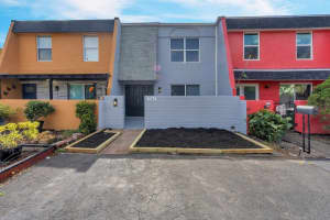 7402 NW 75th St 1, Tamarac, FL 33321 Sold 12/30/24