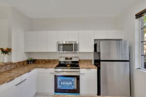 1000 Flamingo Pl 1000, Riviera Beach, FL 33404 Sold 01/21/25