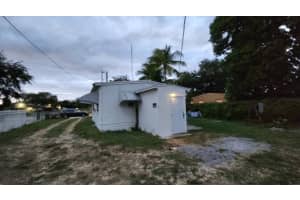 3621 SW 48th Ave, Hollywood, FL 33023 Sold 12/16/24