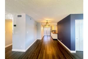 102 Wimbledon Lake Dr 121, Plantation, FL 33324 Sold 04/10/25