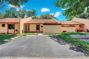 9820 NW 15th Ct 9820, Pembroke Pines, FL 33024 Sold 01/13/25