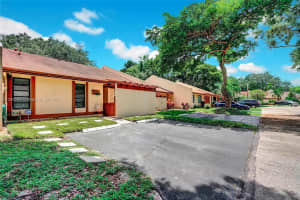 9820 NW 15th Ct 9820, Pembroke Pines, FL 33024 Sold 01/13/25