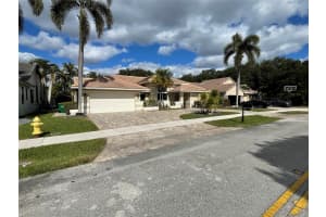9861 N Abiaca Cir, Davie, FL 33328 Sold 02/24/25