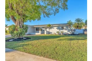 8711 Nw 18th St, Pembroke Pines