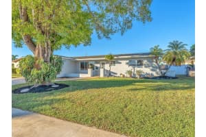 8711 NW 18th St, Pembroke Pines, FL 33024 - MLS#F10474655