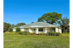14151 E Center St, Okeechobee