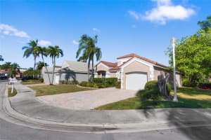 576 Bridgeton Rd, Weston, FL 33326 Sold 02/05/25
