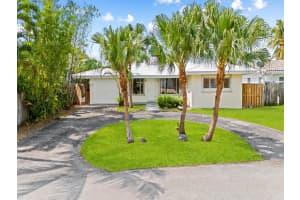 2140 NE 25th St, Wilton Manors, FL 33305 - MLS#F10474760