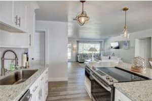 10 S Swinton Cir, Delray Beach