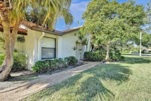609 Deer Creek Lake Point North Ln 609, Deerfield Beach, FL 33442 Sold 01/28/25