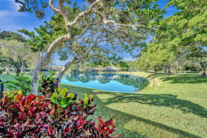 609 Deer Creek Lake Point North Ln 609, Deerfield Beach, FL 33442 Sold 01/28/25