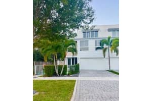 2620 NE 14th St 2, Fort Lauderdale, FL 33304 Sold 03/24/25