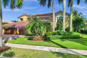 1649 Victoria Pointe Cir, Weston, FL 33327 Sold 02/03/25