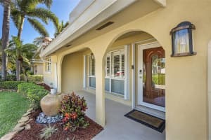 240 SE 3rd St, Pompano Beach, FL 33060 Sold 04/21/25