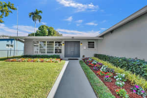 2021 N 55th Ave, Hollywood, FL 33021 Sold 03/13/25