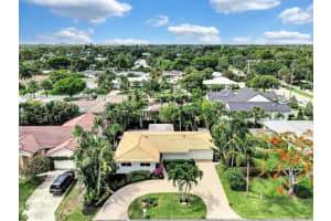 8 NE 17th St, Delray Beach, FL 33444 Sold 11/12/25