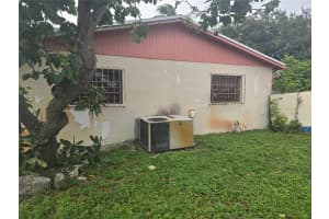 701 NE 51st Ct, Deerfield Beach, FL 33064 Sold 05/07/25