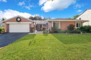 13820 Roanoke St, Davie, FL 33325 Sold 08/21/25