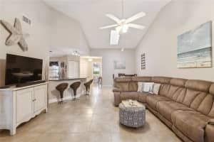 35 Centennial Court, Deerfield Beach, FL 33442 - MLS#F10475488