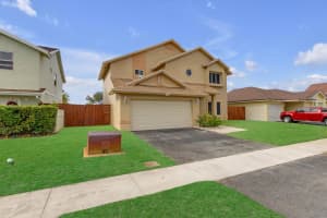 970 SW 98th Ave, Pembroke Pines, FL 33025 Sold 03/14/25