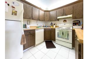 329 Knotty Pine Cir C2, Greenacres, FL 33463 Sold 04/30/26