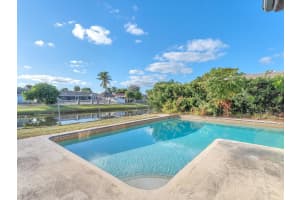 533 Riverside Dr, Palm Beach Gardens, FL 33410 Sold 03/18/25