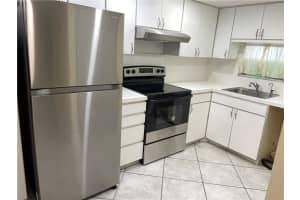 9410 N Hollybrook Lake Dr 310, Pembroke Pines, FL 33025 - MLS#F10475950