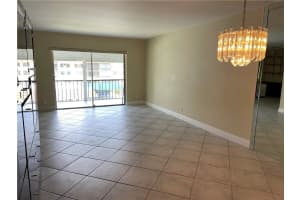 9410 N Hollybrook Lake Dr 310, Pembroke Pines, FL 33025 - MLS#F10475950
