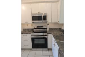 3200 NW 46th St 207, Oakland Park, FL 33309 Sold 01/28/25