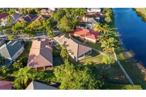 1022 Bluewood Ter, Weston, FL 33327 Sold 04/17/25