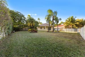 1022 Bluewood Ter, Weston, FL 33327 Sold 04/17/25