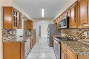 8114 NW 94th Lane, Tamarac, FL 33321 Sold 02/18/25