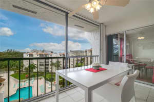 3930 Inverrary Blvd 703-d, Lauderhill